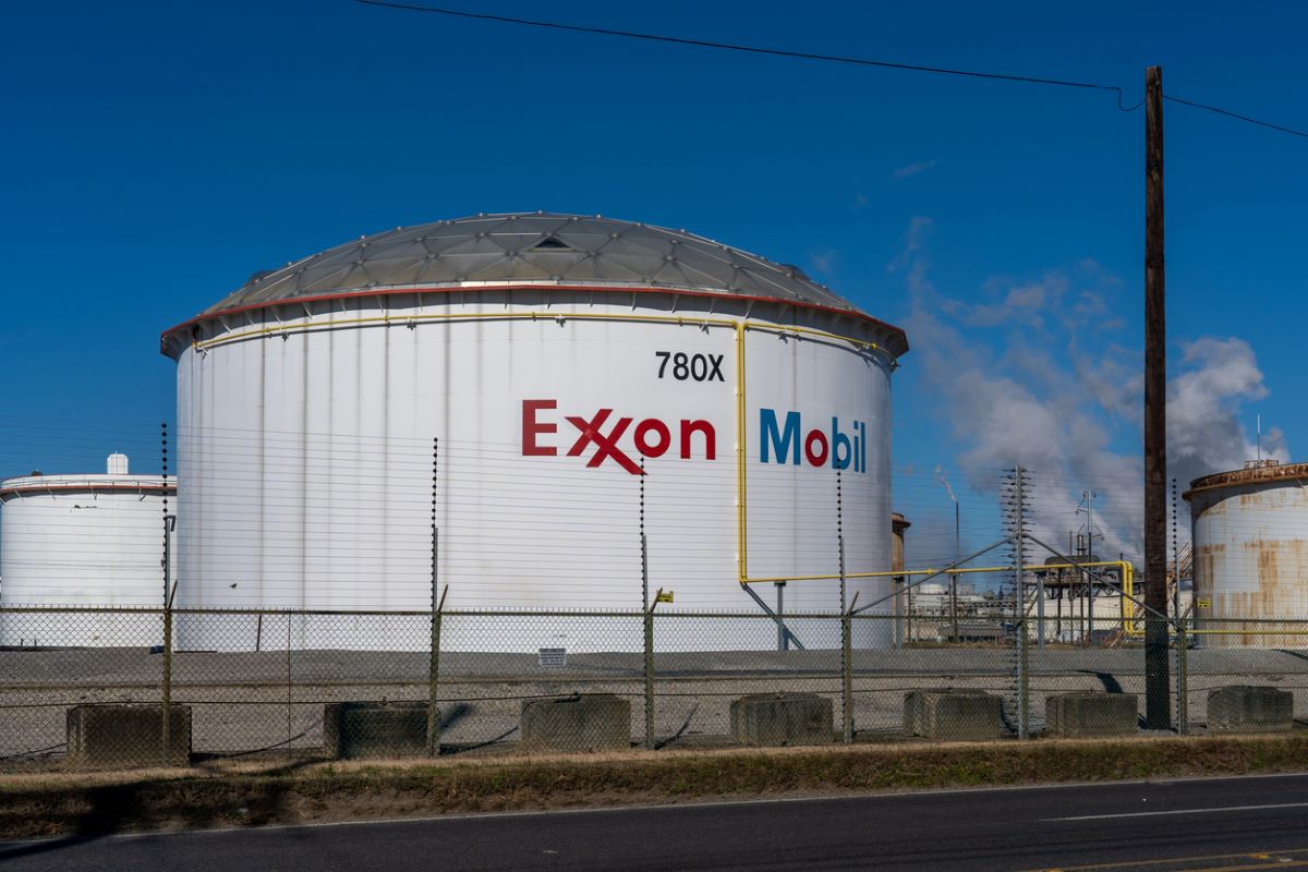 Exxon mobil baton rouge refinery louisiana usa istock jhvephoto 1411849064